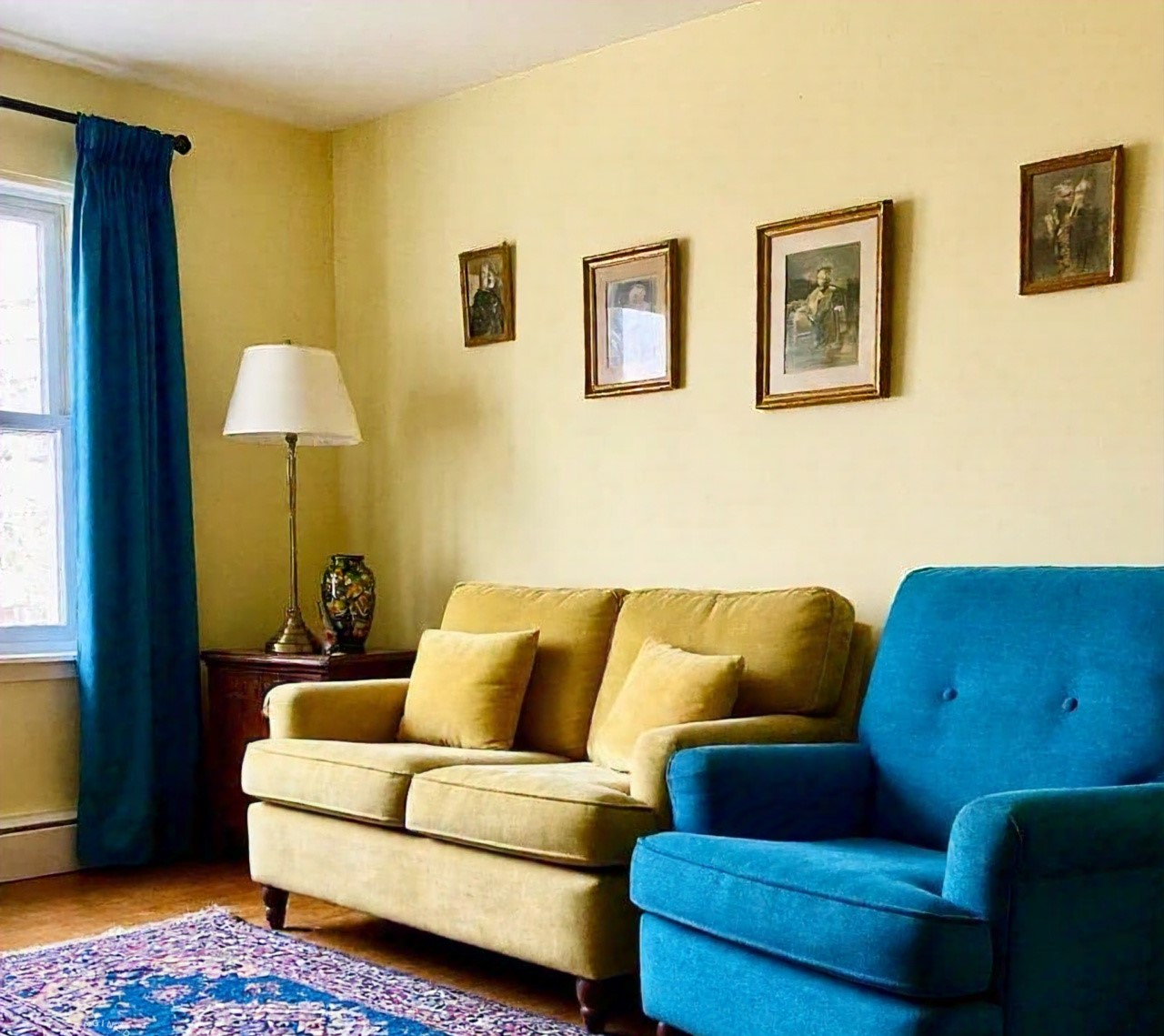 vintage living room in yellow blue theme (1)